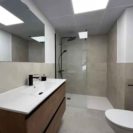 Rghost-apartamento Cervantes En Pleno Centro De 아파트 *