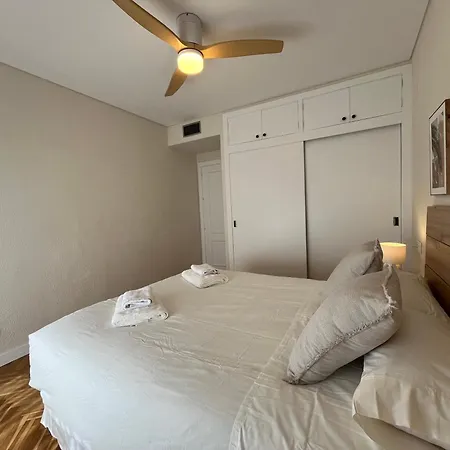 아파트 Rghost-apartamento Cervantes En Pleno Centro De *