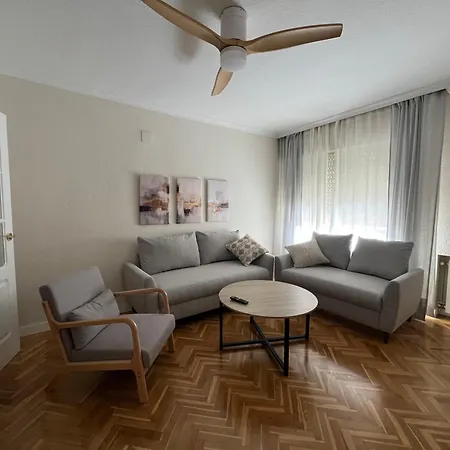 Rghost-apartamento Cervantes En Pleno Centro De *