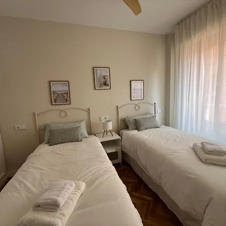 Rghost-apartamento Cervantes En Pleno Centro De