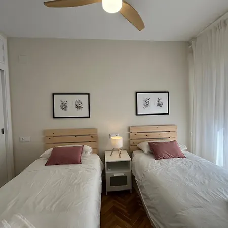 아파트 Rghost-apartamento Cervantes En Pleno Centro De